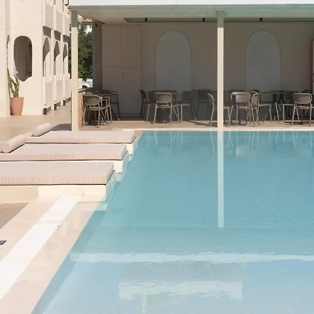 Apollo Philoxenia Apartahotel